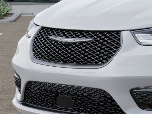 New 2026 Chrysler Pacifica Select FWD image 11