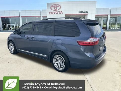 Used 2015 Toyota Sienna L image 3