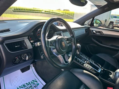 Used 2015 Porsche Macan Turbo AWD/4WD image 13