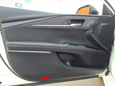 Used 2025 Toyota Camry LE image 17