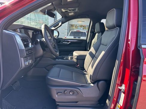 New 2026 GMC Yukon XL Elevation w/ LPO, Elevation Black Package image 17