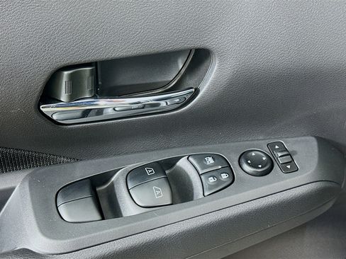 Used 2023 Nissan Kicks SV image 15