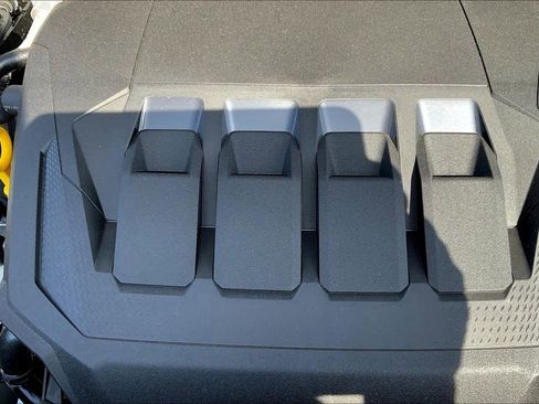 New 2025 Audi Q3 2.0T Premium image 17