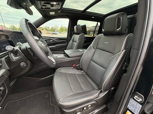 Certified 2023 Cadillac Escalade ESV Sport AWD/4WD image 17