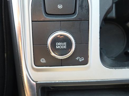 Used 2022 Ford Explorer XLT w/ Equipment Group 202A AWD/4WD image 20