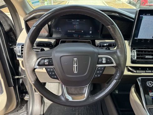 Certified 2024 Lincoln Navigator Premiere AWD/4WD image 23