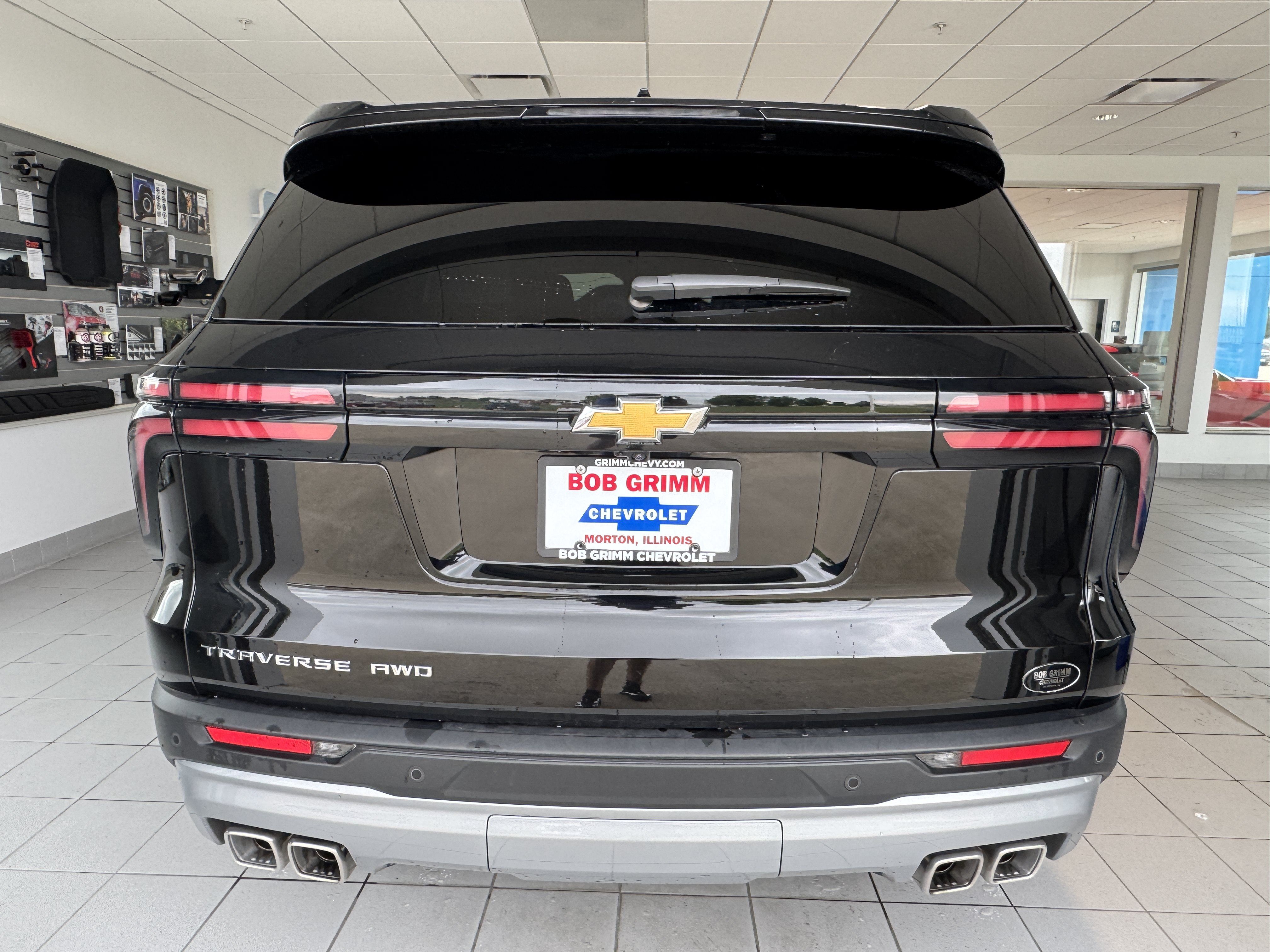 Used 2026 Chevrolet Traverse LT AWD/4WD image 8