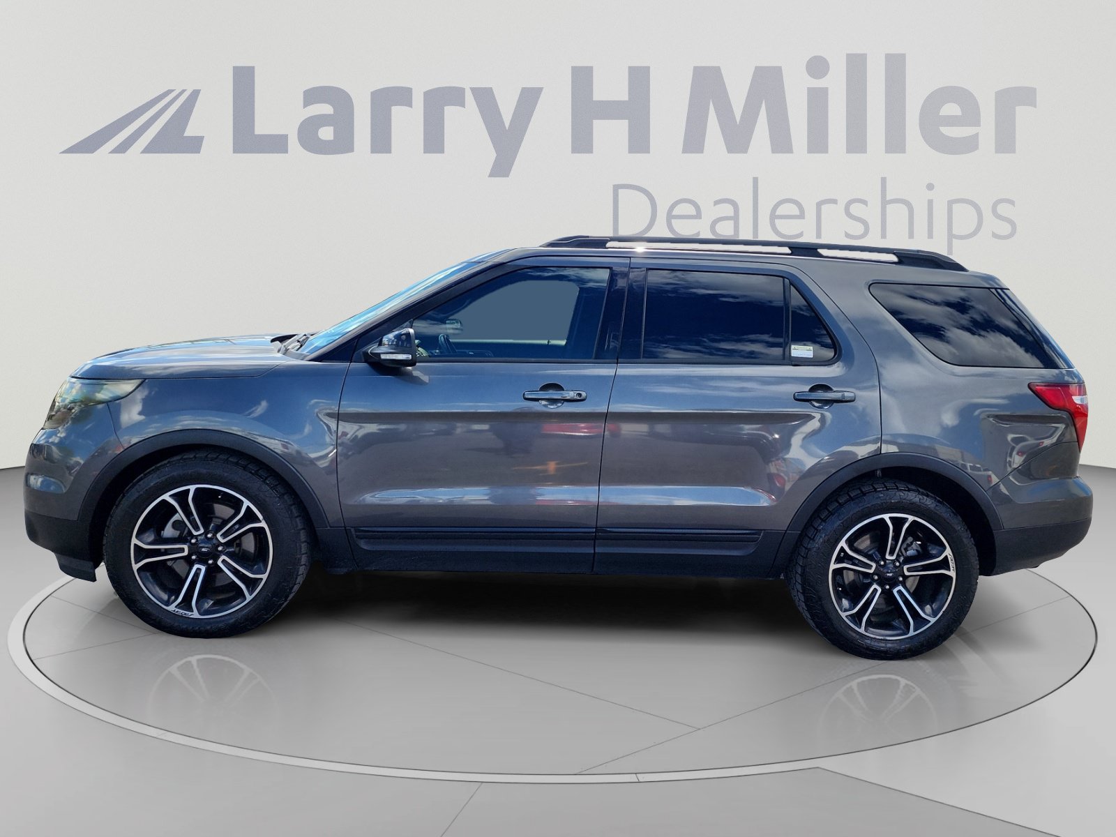 Used 2015 Ford Explorer Sport w/ Equipment Group 401A AWD/4WD image 2