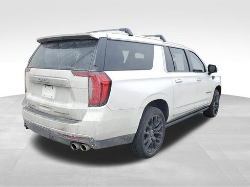 Used 2024 GMC Yukon XL Denali w/ Advanced Technology Package image 4