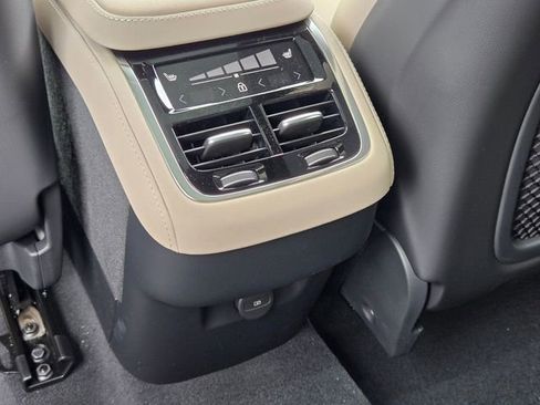 New 2026 Volvo XC90 B6 Plus w/ Protection Package Premier AWD/4WD image 15