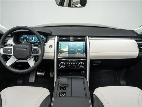 New 2026 Land Rover Discovery Limited Edition AWD/4WD image 19