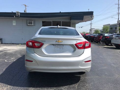 Used 2018 Chevrolet Cruze LT FWD image 6