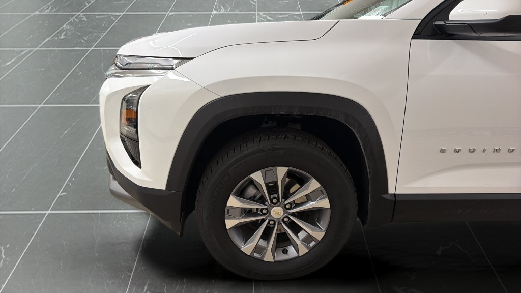 Used 2026 Chevrolet Equinox LT AWD/4WD image 24