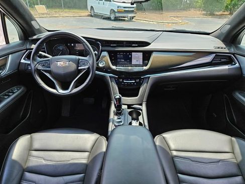 Used 2023 Cadillac XT6 Premium Luxury w/ Platinum Package AWD/4WD image 13