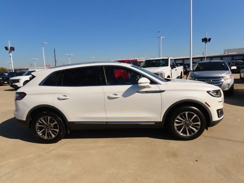 Used 2020 Lincoln Nautilus FWD w/ Equipment Group 101A image 10