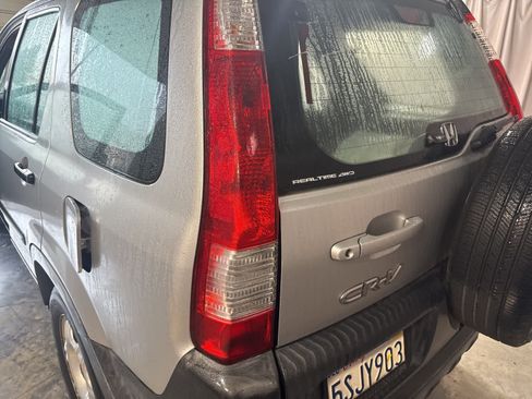 Used 2006 Honda CR-V LX image 10