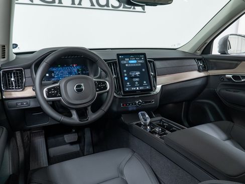 New 2026 Volvo XC90 T8 Plus w/ Protection Package Premier image 16