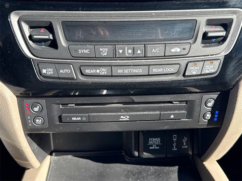 Used 2018 Honda Pilot Elite image 32