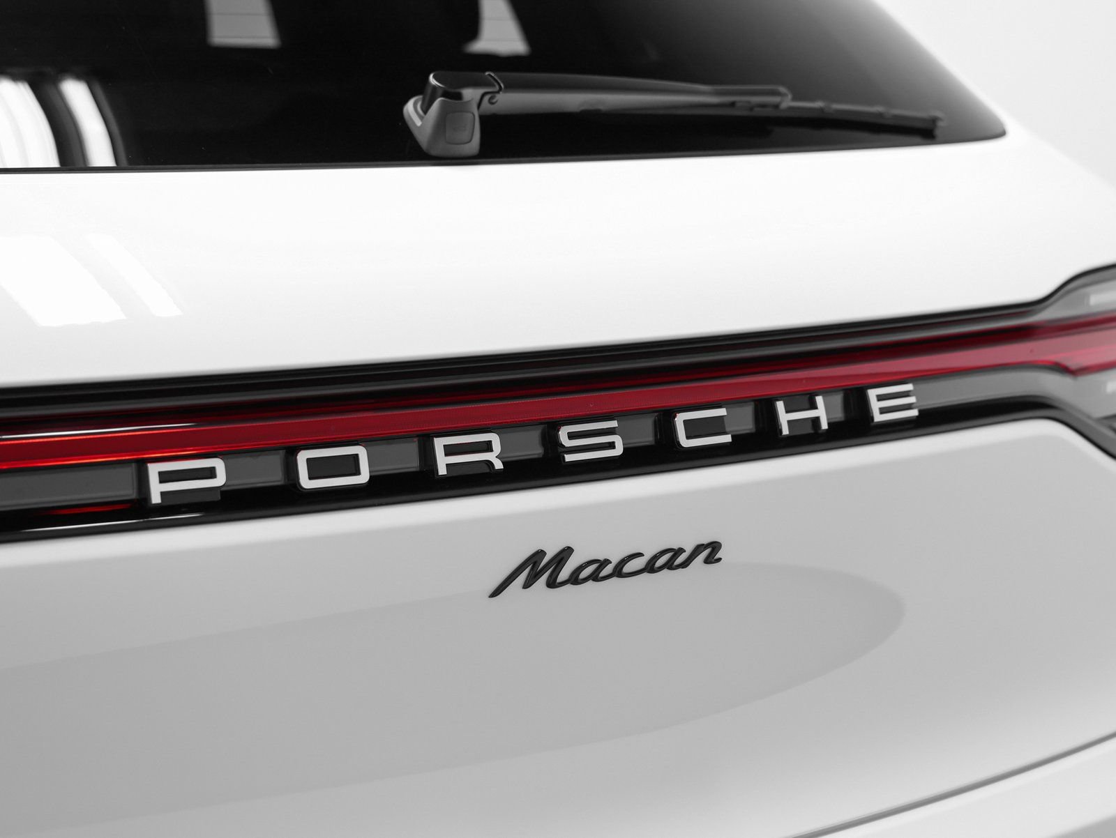 Certified 2026 Porsche Macan AWD/4WD image 20