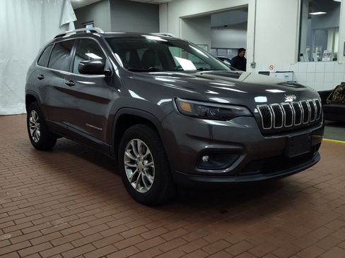 Used 2019 Jeep Cherokee Latitude Plus image 6