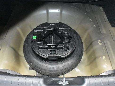 Used 2024 Hyundai Elantra SEL FWD image 32