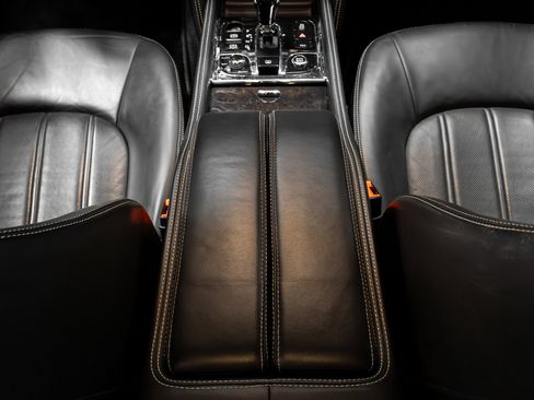 Used 2012 Bentley Mulsanne w/ Premiere Specification Pkg image 28