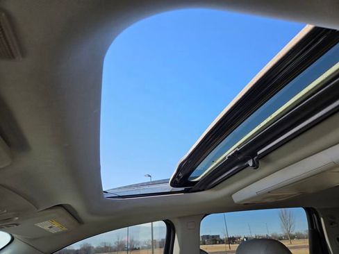 Used 2015 Chevrolet Traverse LT AWD/4WD image 32