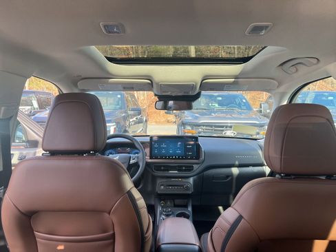 New 2025 Ford Bronco Sport Outer Banks w/ Outer Banks Tech Package+ image 11