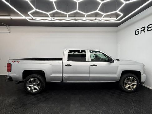 Used 2018 Chevrolet Silverado 1500 Custom w/ Custom Value Package image 9