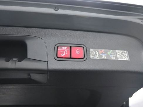 Used 2025 Mercedes-Benz GLS 450 4MATIC image 37
