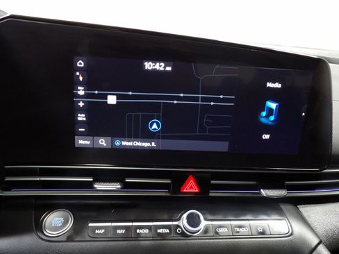 Used 2024 Hyundai Elantra SEL w/ Convenience Package FWD image 18