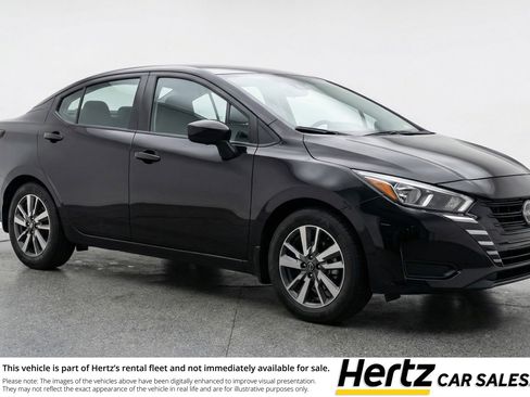 Used 2025 Nissan Versa SV image 1