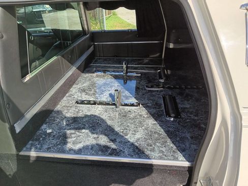 Used 2011 Cadillac DTS Limousine image 12