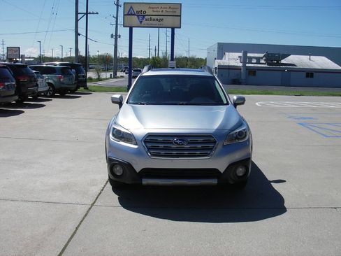 Used 2017 Subaru Outback 3.6R Limited AWD/4WD image 12