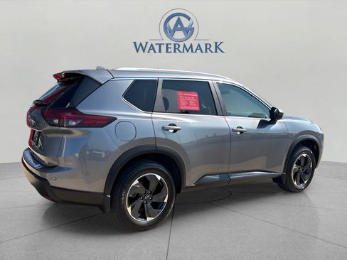 Used 2025 Nissan Rogue SV w/ SV Premium Package AWD/4WD image 8