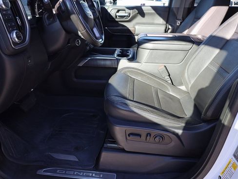 Used 2021 GMC Sierra 3500 Denali w/ Denali Ultimate Package AWD/4WD image 11