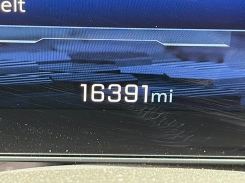 Used 2025 Chevrolet Tahoe LT image 15