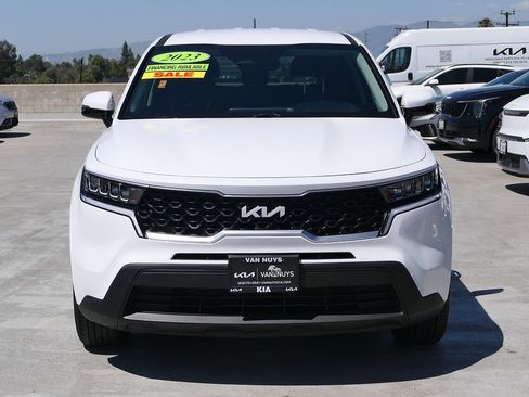 Used 2023 Kia Sorento LX FWD image 8
