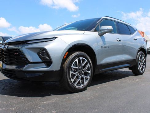 Used 2025 Chevrolet Blazer RS FWD image 13