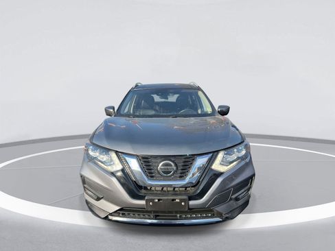 Used 2018 Nissan Rogue SL w/ Premium Package image 2