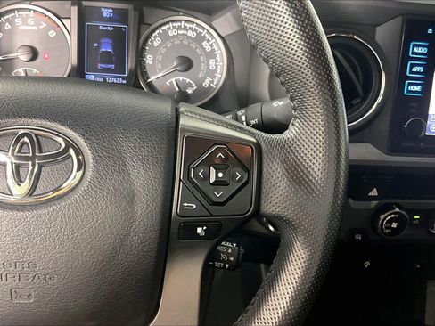 Used 2017 Toyota Tacoma TRD Sport RWD image 24