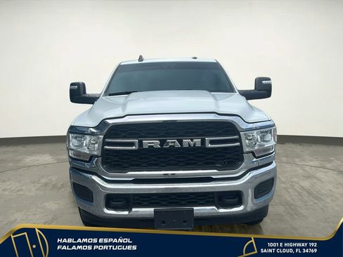 Used 2024 RAM 3500 Tradesman w/ Chrome Appearance Group AWD/4WD image 9