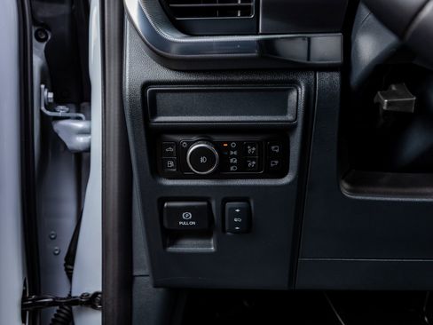 Used 2025 Ford F150 Lariat w/ Equipment Group 501A Mid image 22