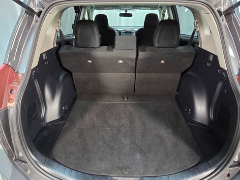 Used 2015 Toyota RAV4 LE image 8