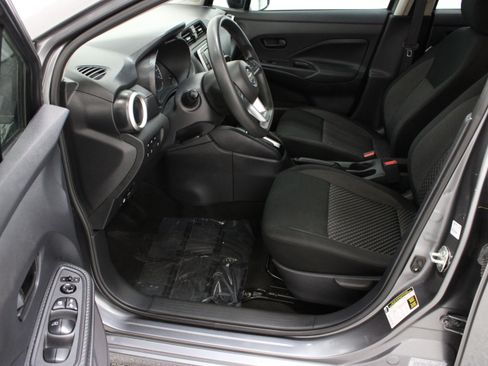 Used 2020 Nissan Versa S FWD image 14
