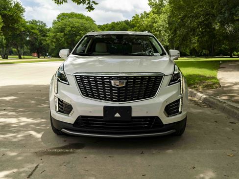 Used 2022 Cadillac XT5 Premium Luxury FWD image 3