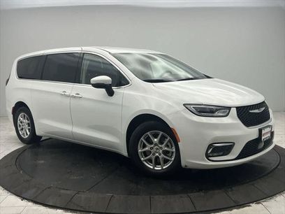 Certified 2023 Chrysler Pacifica Touring-L