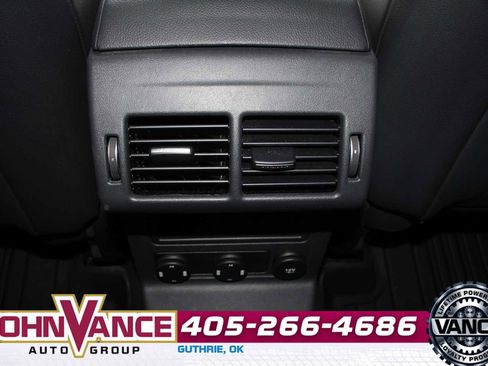 Used 2018 Jaguar F-PACE Premium image 26