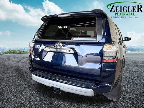 Used 2024 Toyota 4Runner TRD Off-Road AWD/4WD image 5