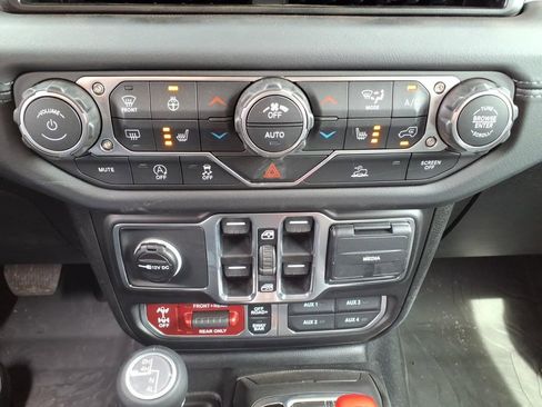 Used 2026 Jeep Gladiator Rubicon AWD/4WD image 25